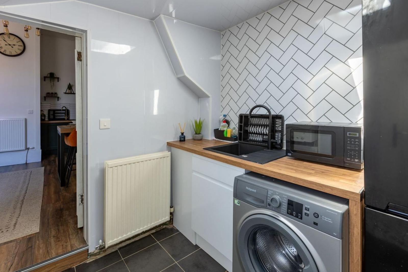 Spacious 3 Bedroom Home In Glasgow - Free Parking Eksteriør billede